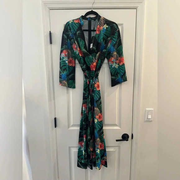NWT Beulah Tropical Pants Belted Jumpsuit Romper Black Floral Small - Picture 1 of 6